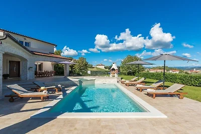 Villa in Vižinada mit Schwimmbecken