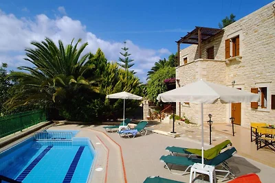 Villa a Rethymno con vista sulla campagna