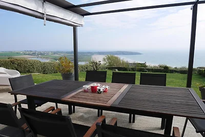 Ferienvilla mit 180°-Panoramablick aufs Meer ...