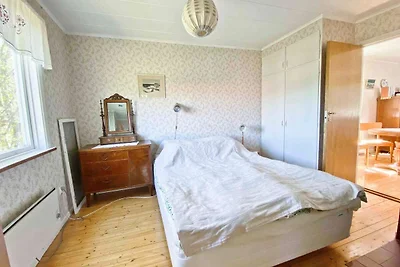 4 Personen Ferienhaus in HALLSTAVIK
