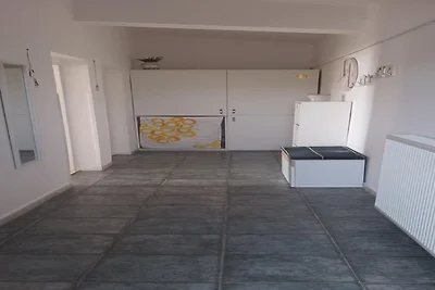 Geräumige Ferienwohnung mit Garten in Starigr...