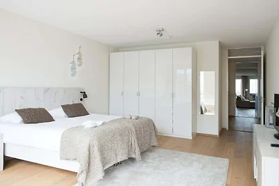 Sea-view Apartment in Den Haag with Balcony