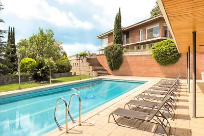 Villa a Banyoles con Piscina e Palestra