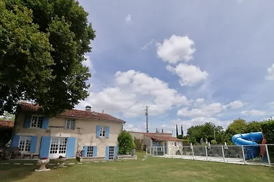 Ferienhaus in Lusignac mit privatem Pool
