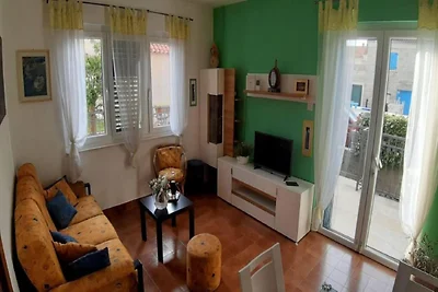 Haus mit drei Schlafzimmern und Terrasse