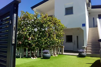 Ferienhaus in Vir mit Terrasse