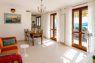 Splendido appartamento con piscina e vista...