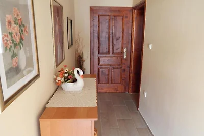 Deluxe One Bedroom Apartment C