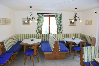 Geräumige Ferienwohnung in Kappl mit Terrasse