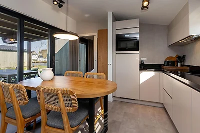 Schöne Docklodge am Wasser in Delfstrahuizen