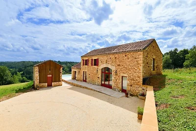 Maestosa casa vacanze con piscina
