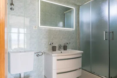 Comfort One Bedroom Apartment with Terrace an...