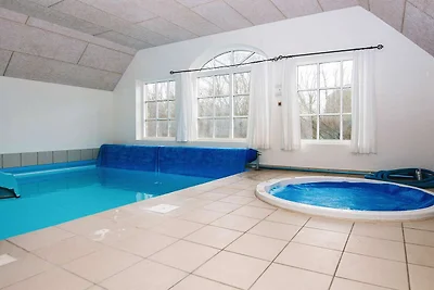 Luxus-Ruckzug mit Pool -- By Traum...