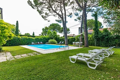 Großzügige Villa am Gardasee mit privatem Poo...