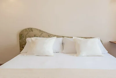 Apartamento en Nápoles con parking