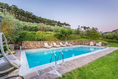 Villa in Toscane bij Lucca met Zwembad