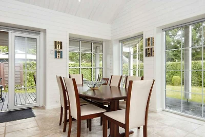 Verzaubertes Ferienhaus mit Whirlpool-By...