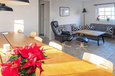 12 Personen Ferienhaus in Væggerløse