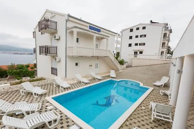 Apartmani Bridić Okrug Donji - Two Bedroom Ap...