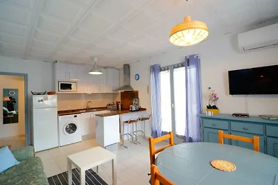 Apartment for four people with pool