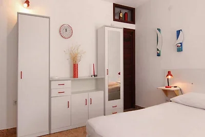 Apartments Nadia - Studio Apartment With Terr...