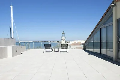 Wohnung in Grau du Roi mit Meerblick