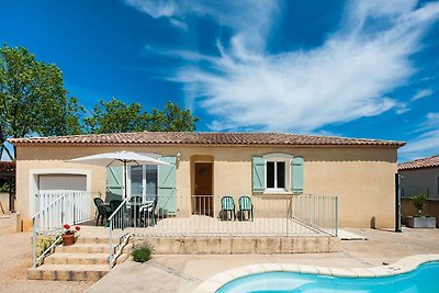 Ruim vakantiehuis in Aigues vives