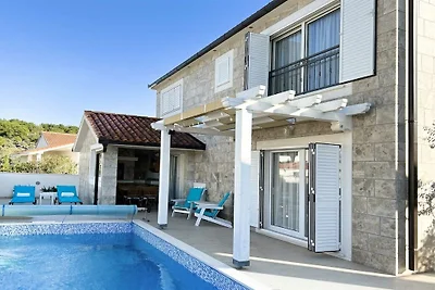 Villa in Rogoznica met wifi en...