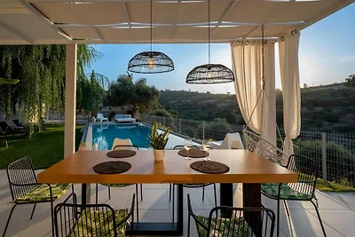 Lussuosa villa a Rethymno con piscina