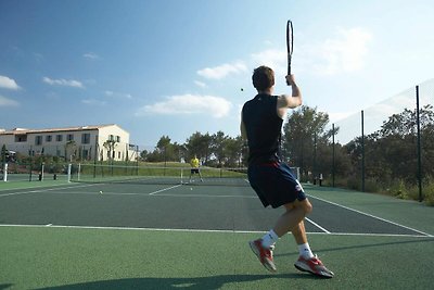 Holiday flats at Domaine de Saint-Endréol wit...