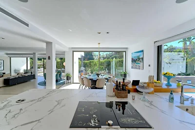 Villa in Puerto Banús mit beheiztem Pool