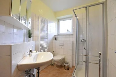 Idyllisches Ferienhaus mit überdachter...