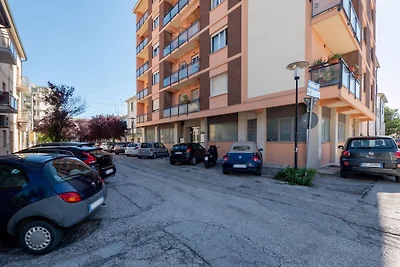 Einfaches Ferienhaus in Fano mit Terrasse