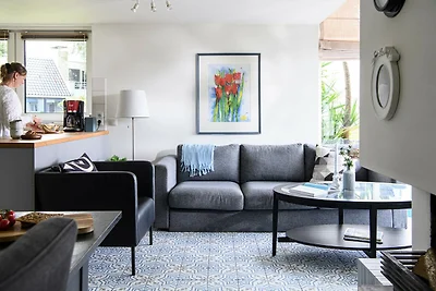 Villa a Loosdrecht con balcone soleggiato