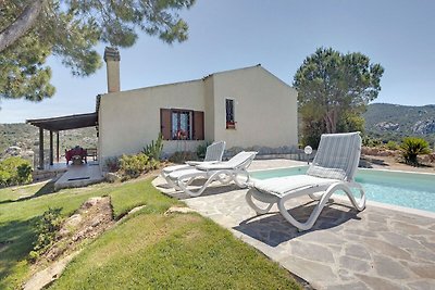 Luxuriöse Villa mit privatem Pool