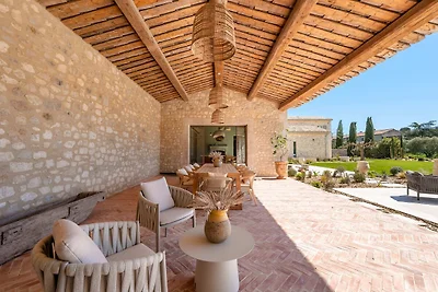 Villa in de buurt van Saint-Rémy-de-Provence.