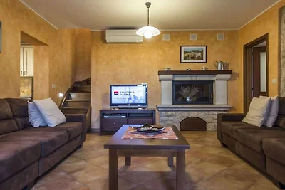 Villa in Vrsar with swimming pool