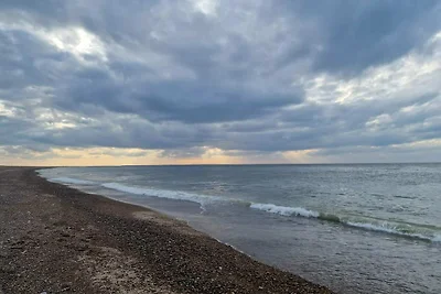 Évasion panoramique en bord de mer -- By Trau...
