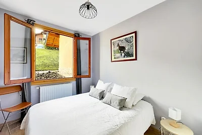 Appartement in Les Carroz met privétuin