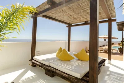 Villa mit Chill-out-Lounge und eigenem Pool i...