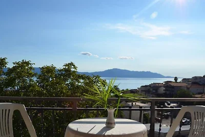 Two Bedroom Apartment with Terrace and Sea Vi...