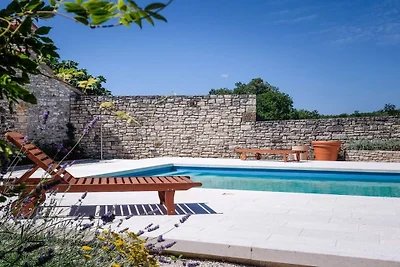 Villa in Kurili mit Schwimmbecken