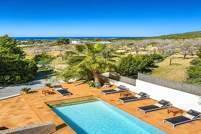 Moderne Villa mit Swimmingpool in St.