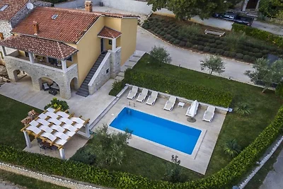 Villa in Vrsar with swimming pool