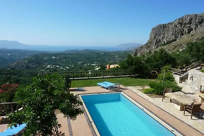 Villa in Malathiros with swimming pool