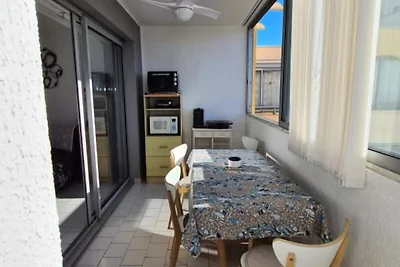 In der Nähe des Hafens und des Strandes