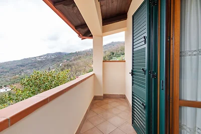 Villa mit Talblick und Sprudelbad