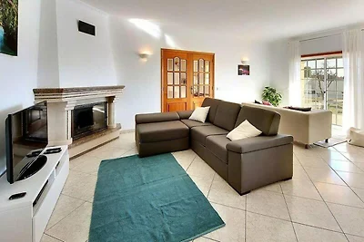 Villa in Guia mit Pool und Meerblick