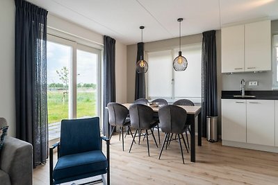 Modernes, freistehendes Ferienhaus in Scherpe...