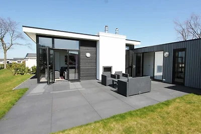 Vakantiehuis in Halfweg met terras